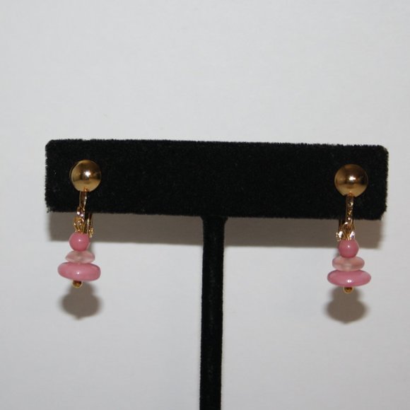 🌸✨📿 Gold Clip-On Earrings · Pink Drop Beads · NWOT · 1" - Picture 1 of 4